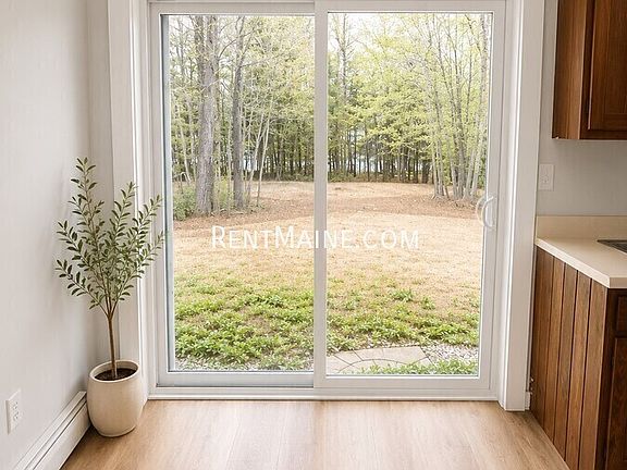 5th image of 176 Augusta Rd APT 5