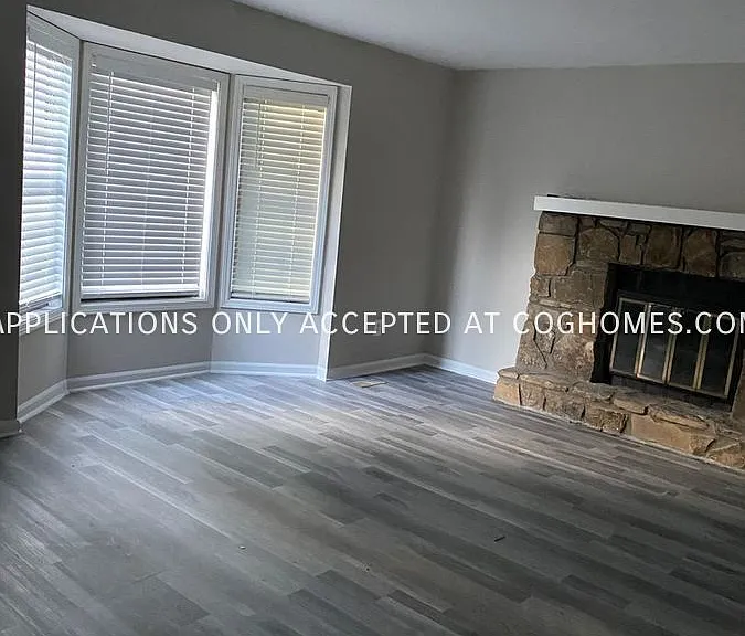 1171 Jill Ln SW — Photo 3