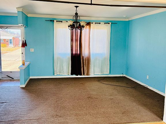 5th image of 25350 Wexford Ave