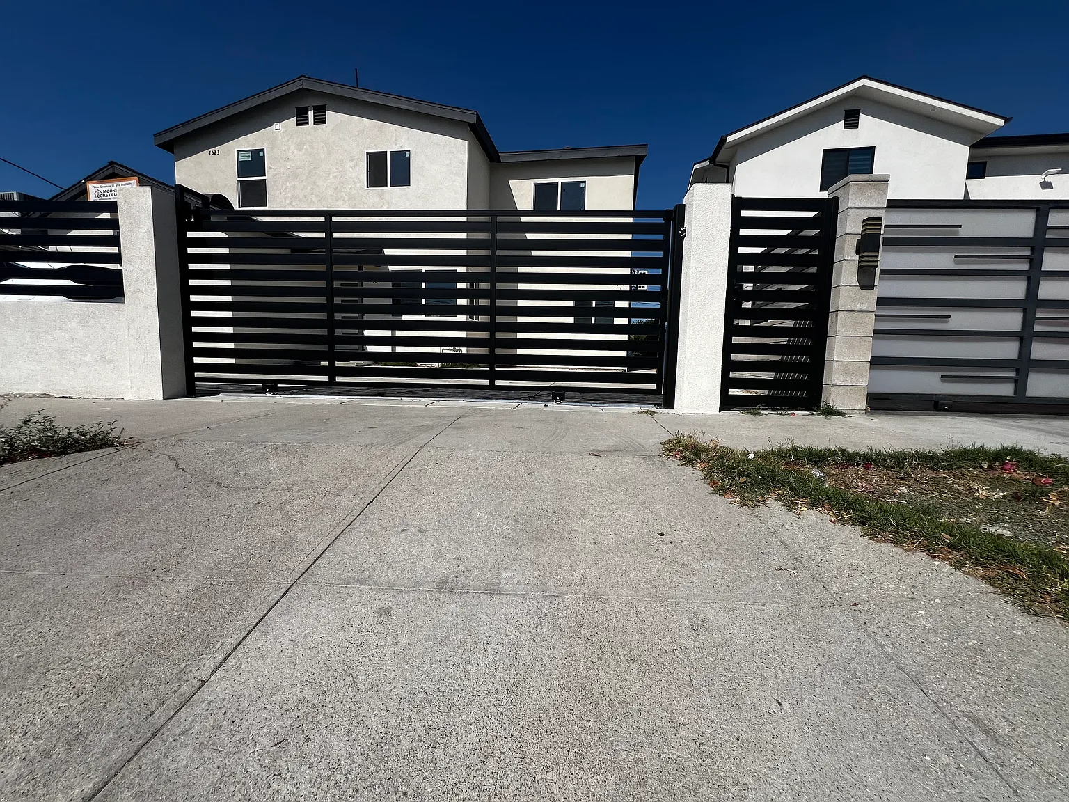 2 bed, 1000 sqft, $3,200 — Photo 1