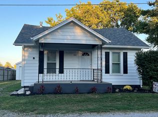 808 N 28th St, Mattoon, IL 61938