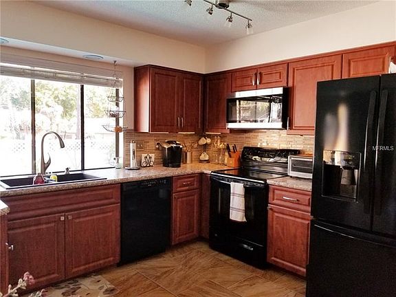 3rd image of 503 White Oak Dr