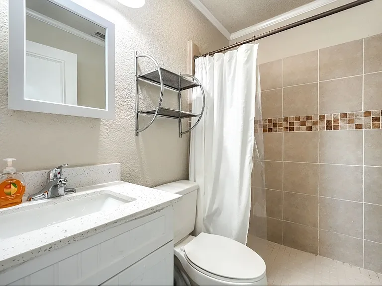 1273 Valencia Ln — Photo 14