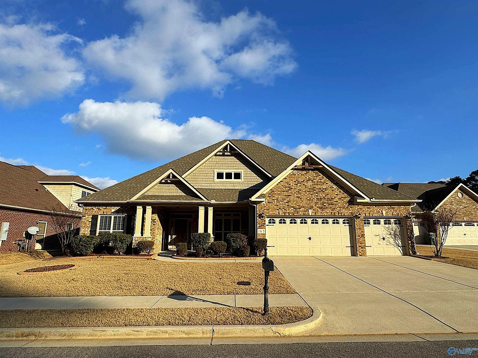 5 bed, 4.5 bath, 3601 sqft, $2,750 — Photo 2