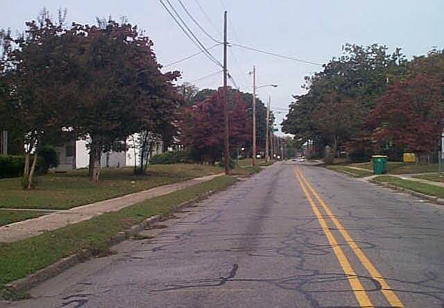 2nd image of 605 Carthage Rd