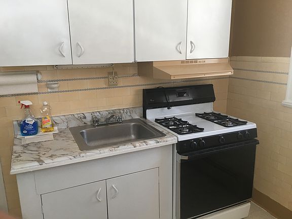 2nd image of 716 Revere Ave