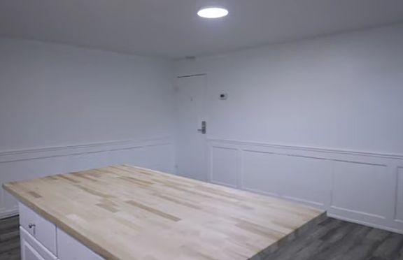 2nd image of 185 35th St #2
