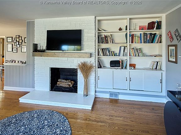 3rd image of 1727 Loudon Heights Rd