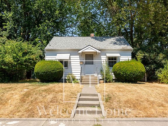3rd image of 627 E Maple St