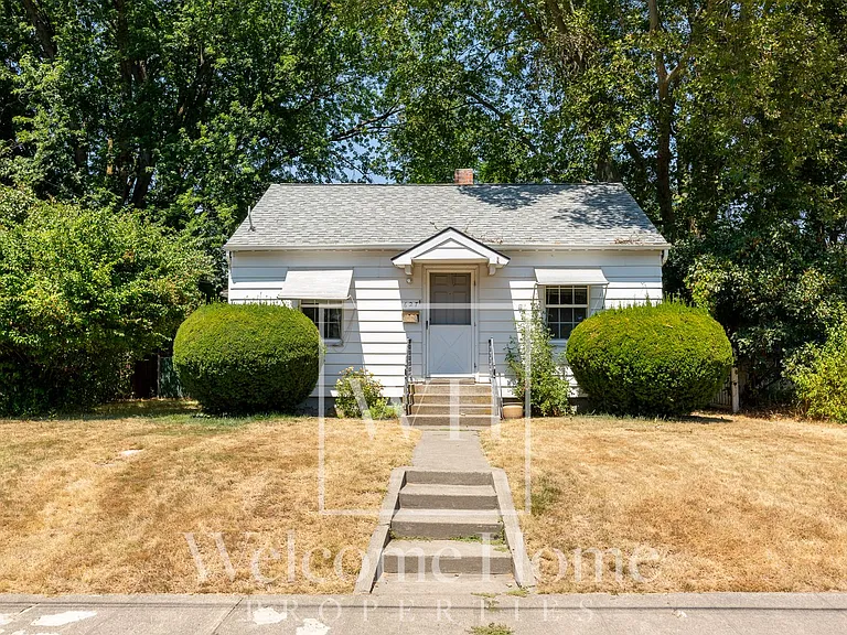 627 E Maple St — Photo 3