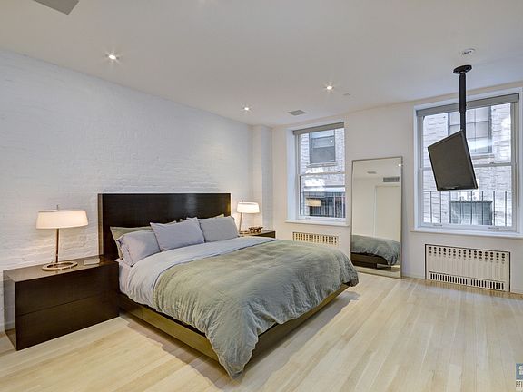 4th image of 148 Chambers St APT 3