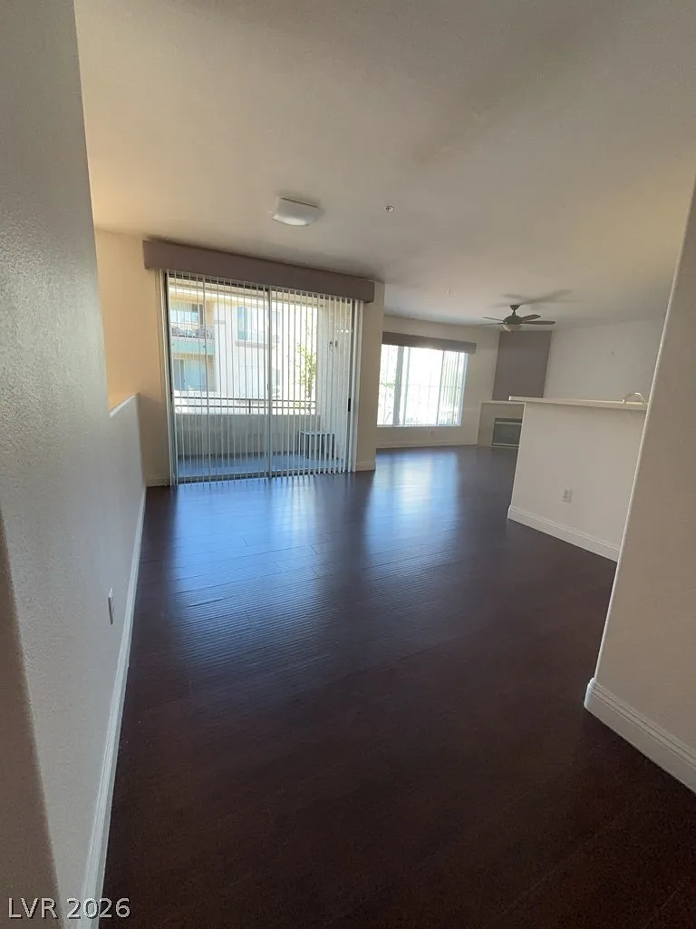 7111 S Durango Dr — Photo 2