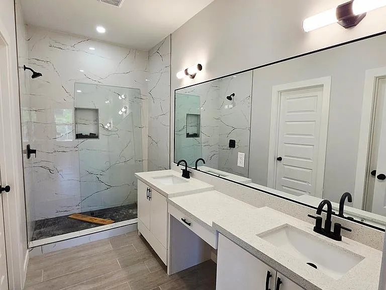 105 Republic Cir — Photo 7