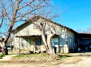 209 N Bowie St, Jacksboro, TX 76458