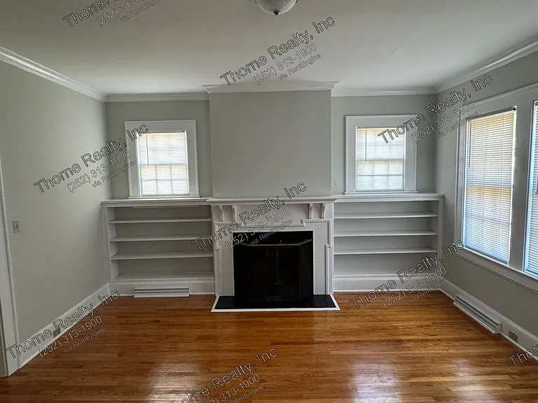 823 Western Ave — Photo 2