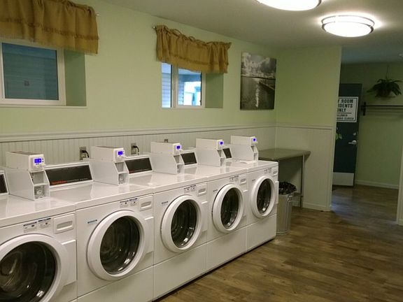 5th image of 17431 Ambaum Blvd S Unit D-30
