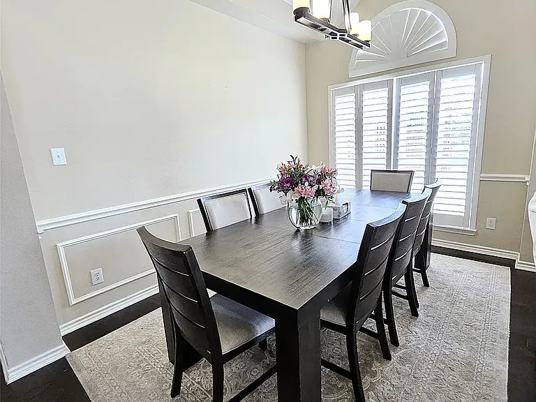 Ambrose Dr — Photo 6