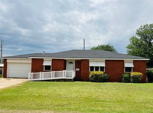 211 N Park Rd, Hobart, OK 73651
