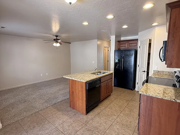 3419 S River Rd #53 — Photo 17