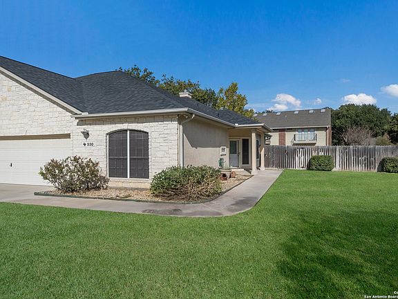 4th image of 530 BLUE HERON LN #4