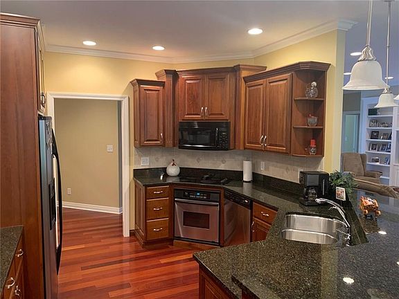 5th image of 1110 Winterberry Dr