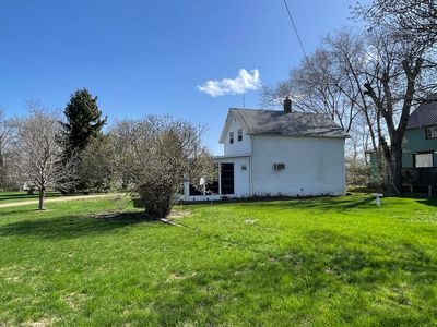 201 1st St SW, Lake Preston, SD, 57249