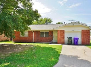 1024 Mobile Cir, Norman, OK 73071