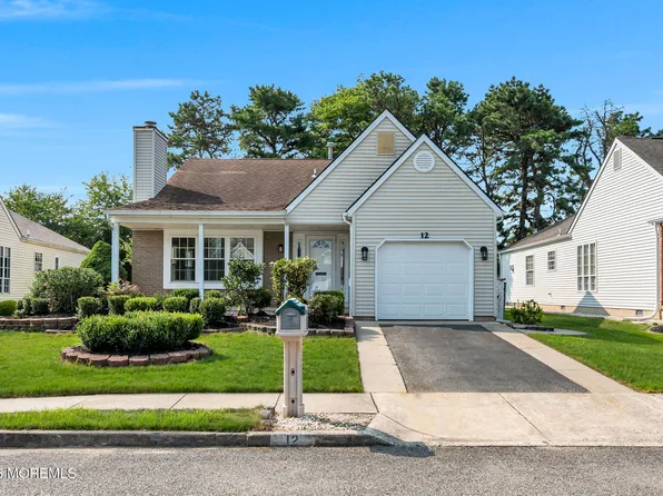 12 Kendal Drive, Toms River, NJ 08757