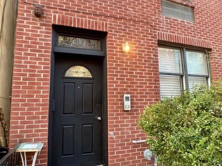 84 Monroe St #4 — Photo 1
