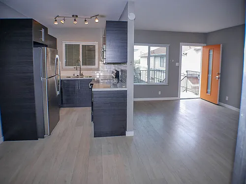4474 Winona Ave Photo 1