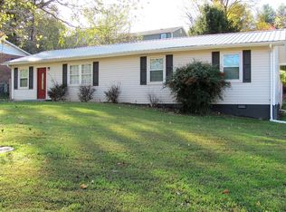 443 Rock House Rd, Johnson City, TN 37601