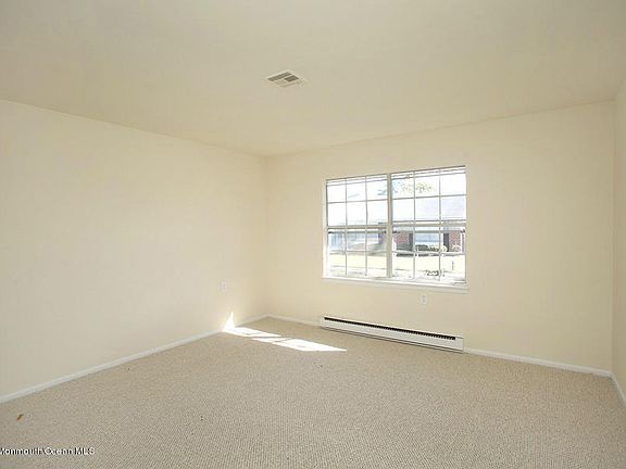 5th image of 1043B Aberdeen Dr