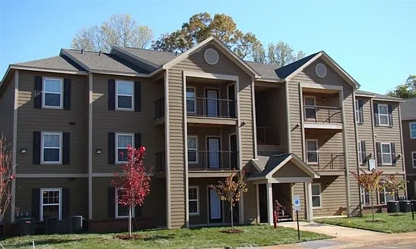 Clarksville Heights — Photo 2