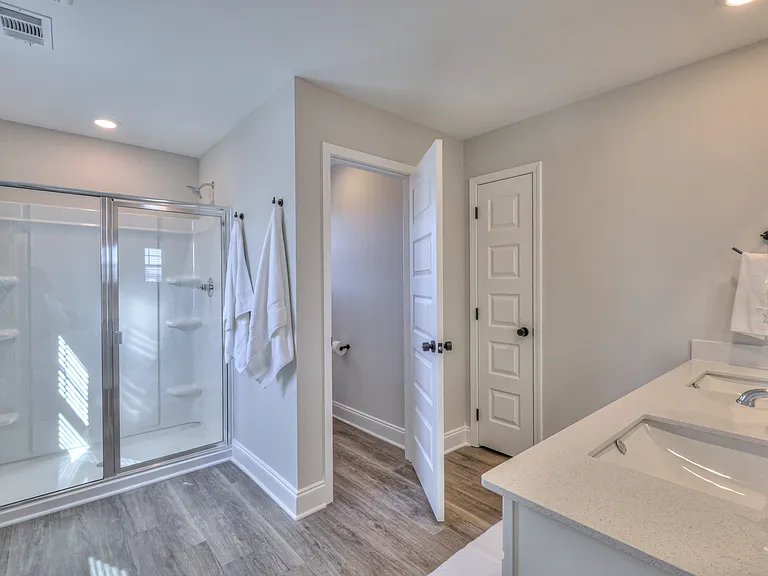 2762 Residences — Photo 32
