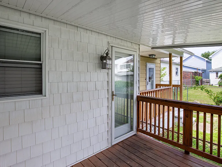 80 E Newport St — Photo 19