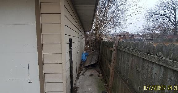 4th image of 9219 Ashland Ave