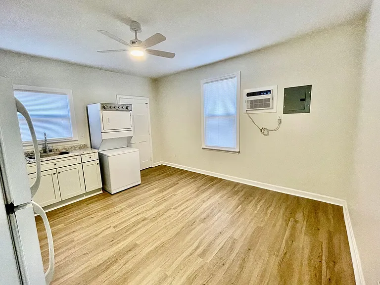 105 Summit St — Photo 5