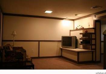 2nd image of 7450 Avon Dr Unit I