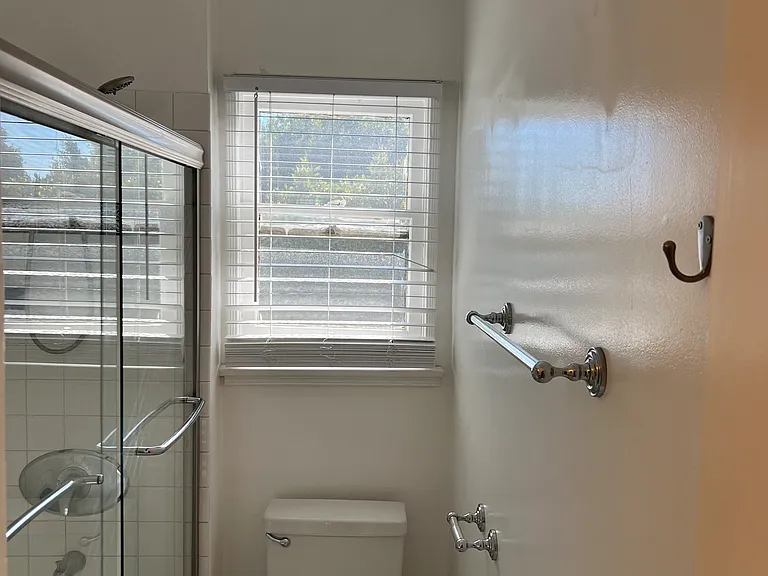 1252 Franklin St #D — Photo 11