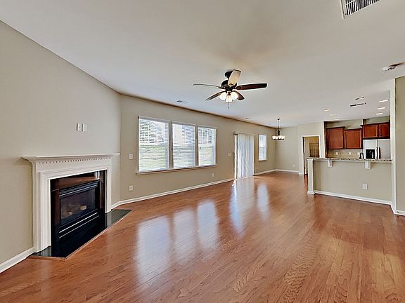 4th image of 2425 Flintshire Ln