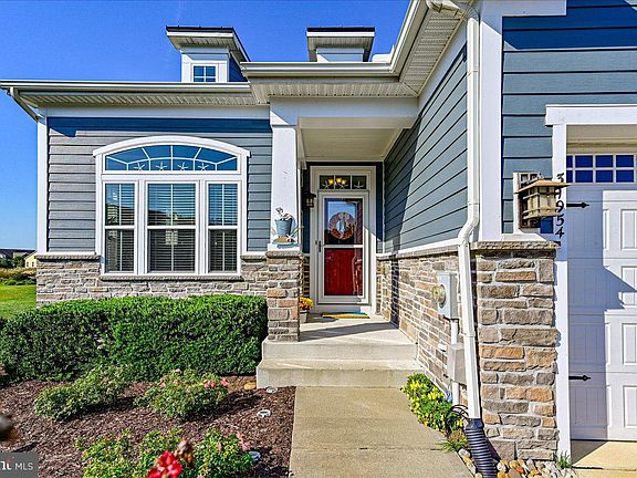 2nd image of 31954 Dogwood Way