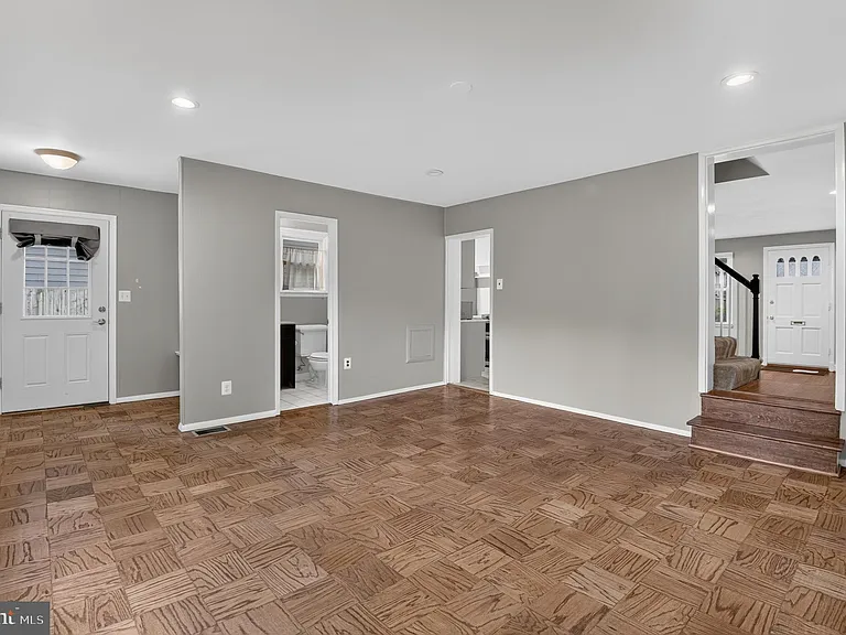 9315 Linden Ave — Photo 7