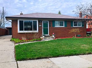 1611 Nottingham Dr, Madison Heights, MI 48071