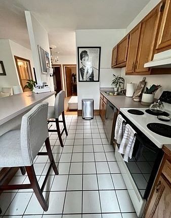 3rd image of 91 E Brookline St #5