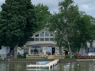 9840 W Ferndale Dr, Manitou Beach, MI 49253