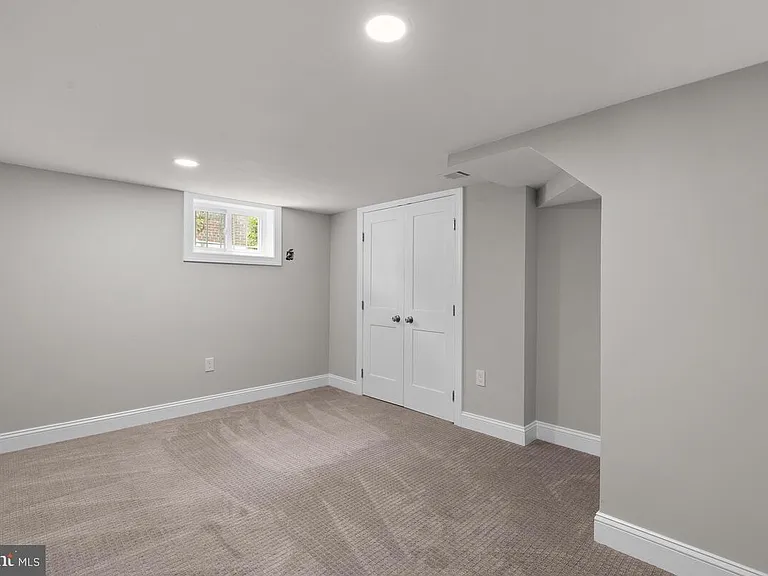 1506 Noyes Dr — Photo 34