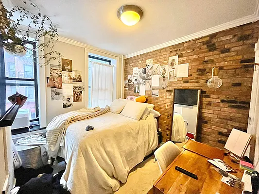 Rented by Century 21 Premier  | media 8