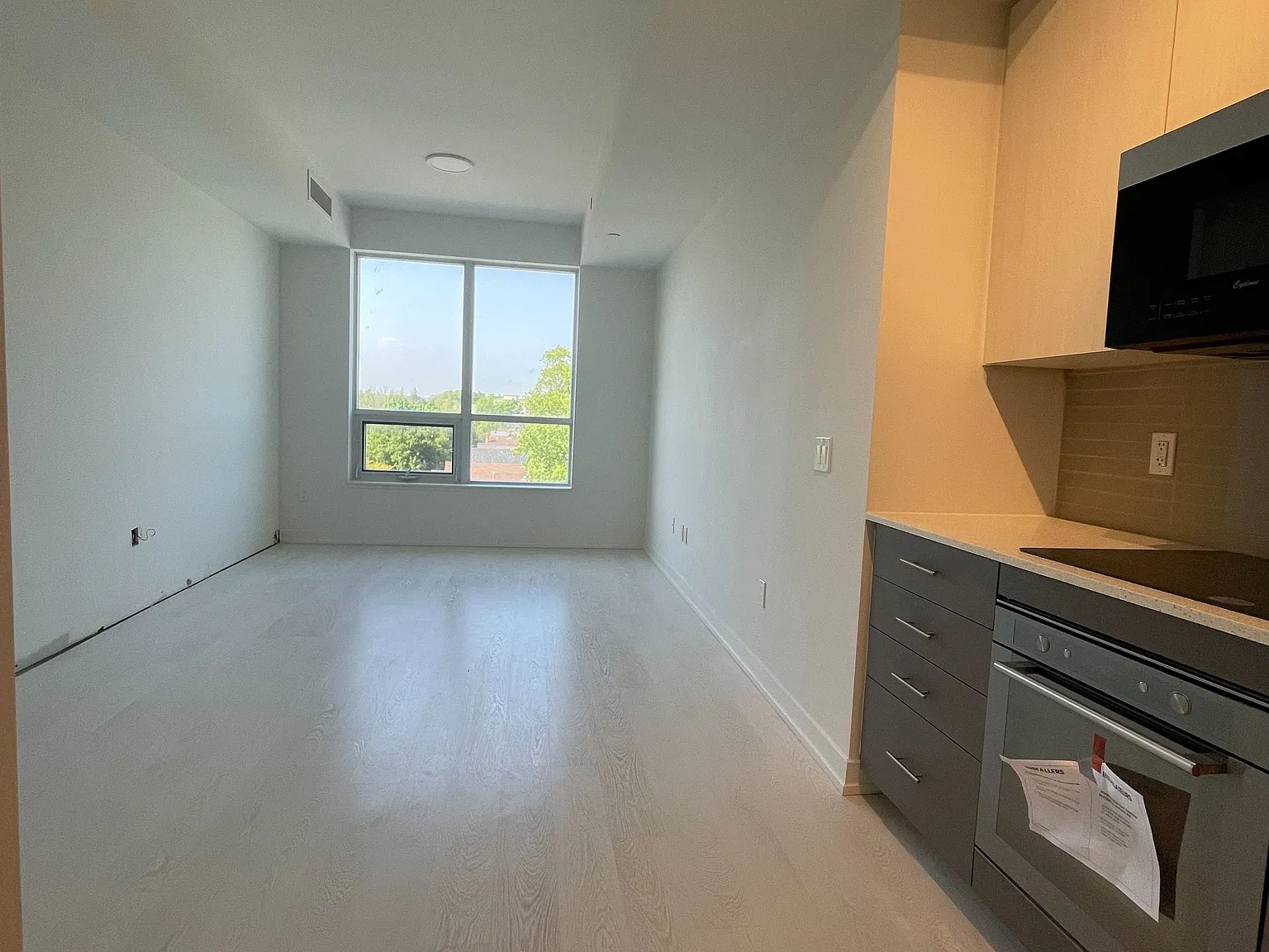 1 bed, $1,600 — Photo 3