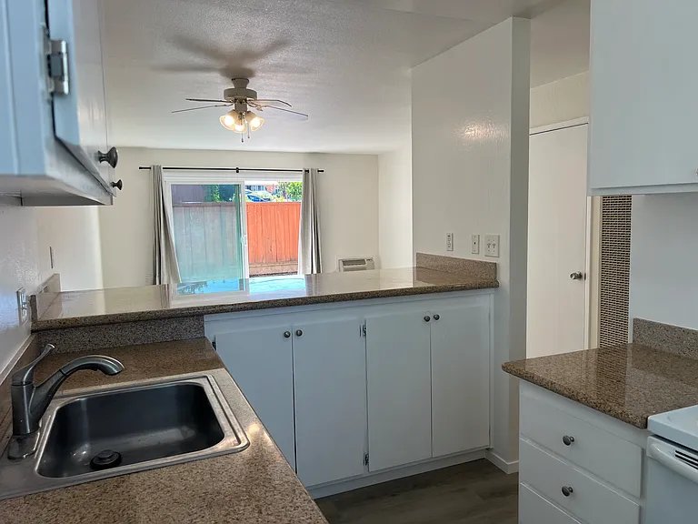 3499 Norton Way #13 — Photo 4