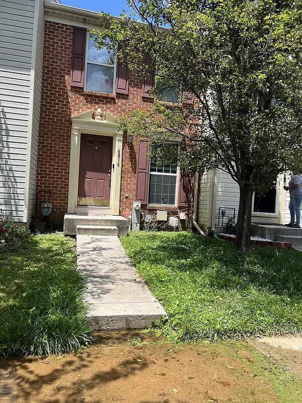 3 bed, 3.5 bath, $2,250 — Photo 1